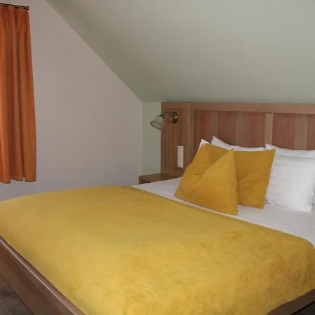 Tuenderkert Panzio Orseg 4* Viszak