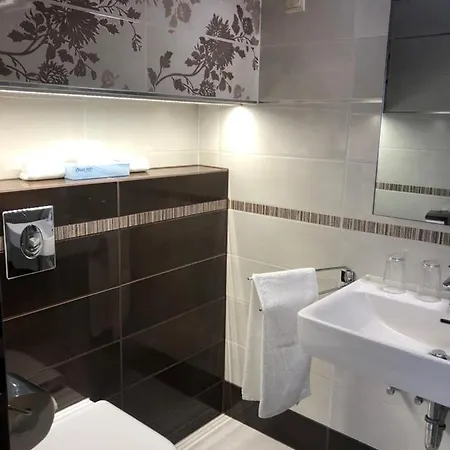 Tuenderkert Panzio Orseg 4* Viszak