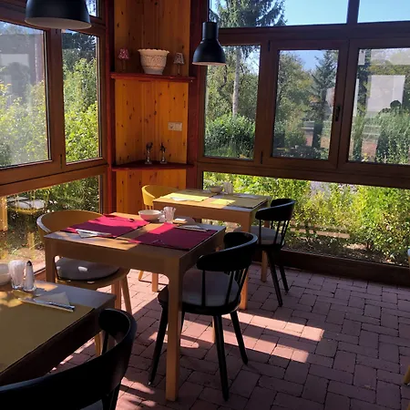 Tuenderkert Panzio Orseg Bed & Breakfast 4*