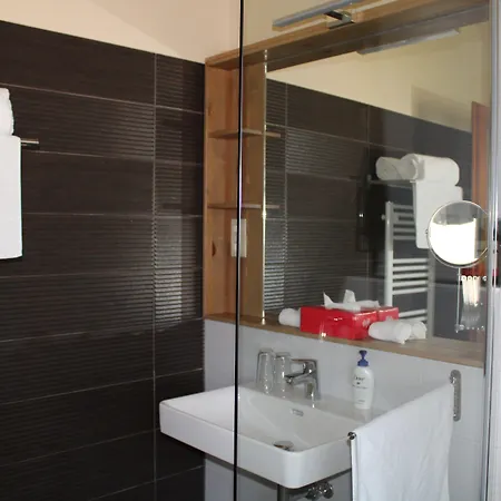 Tuenderkert Panzio Orseg Bed & Breakfast