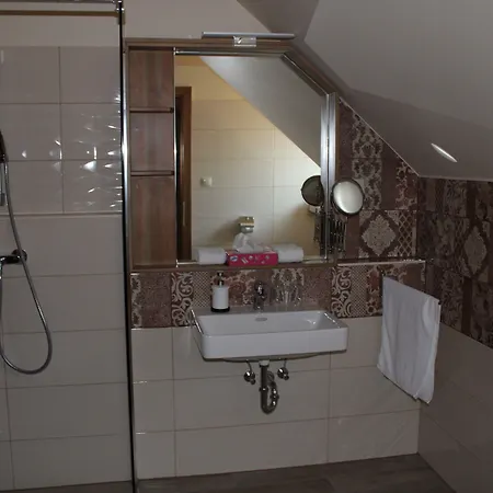 Tuenderkert Panzio Orseg 4* Viszák