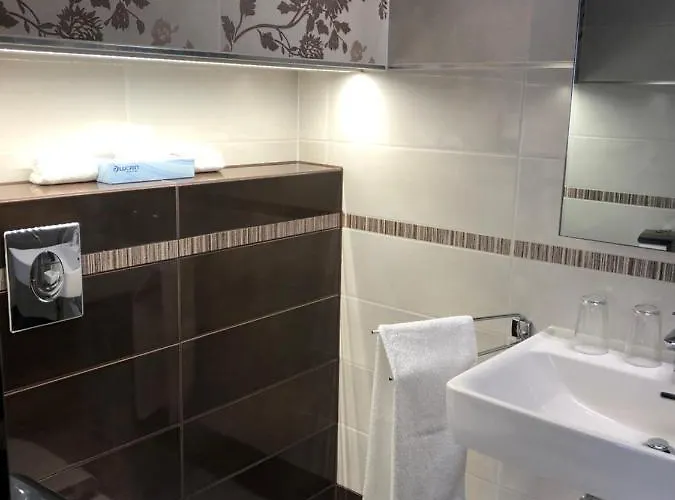 Tuenderkert Panzio Orseg 4* Viszák