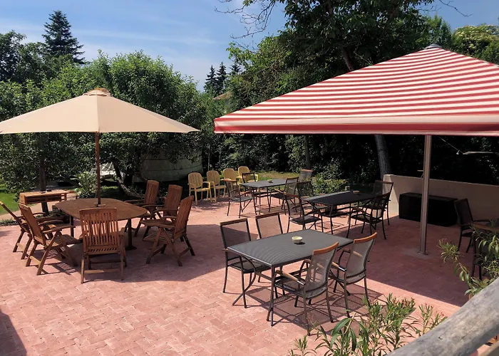 Tuenderkert Panzio Orseg Bed & Breakfast Viszák